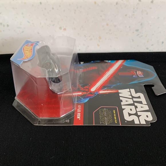 2014 Mattel Hot Wheels Disney Star Wars Kylo Ren Car - Picture 8 of 10